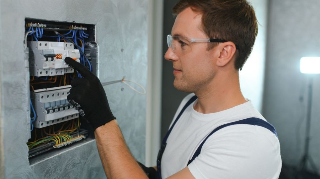 3-Pourquoi privilégier un artisan certifié pour vos travaux électriques à Sainte-Adèle