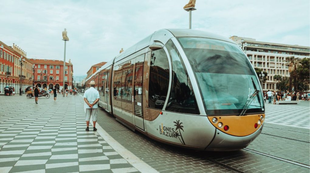 9-Répondre aux défis des périodes de pointe dans le transport